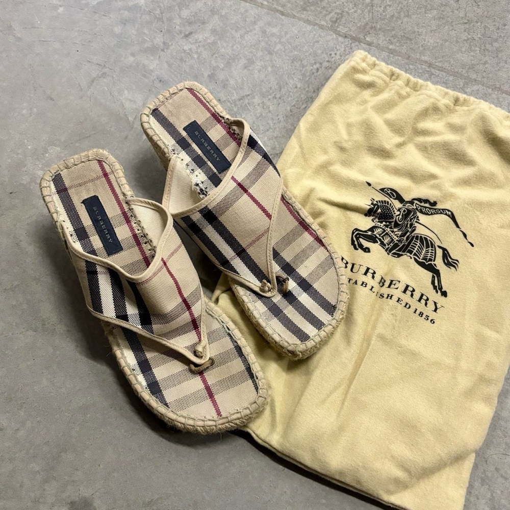 Burberry Nova Check Canvas Espadrille Shlamia Toe Thong Wedge Sandals